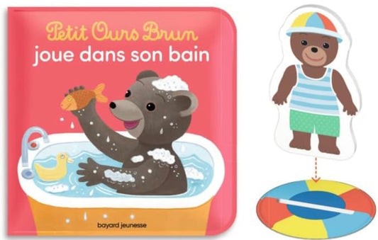 Petit Ours Brun joue dans son bain